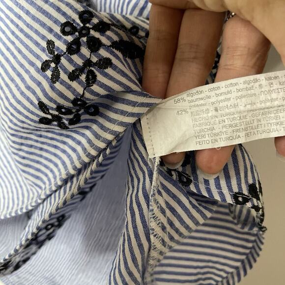 ZARA blue striped floral embroidered scallop hem vneck short sleeve shirt Small - Picture 3 of 4